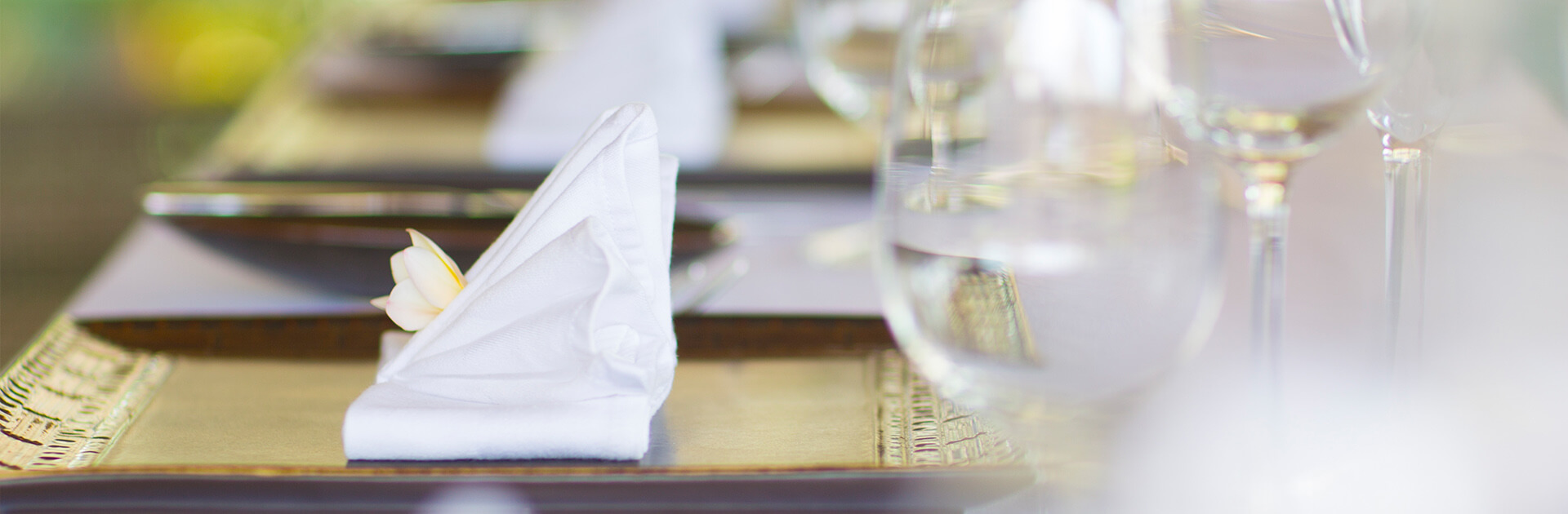 Villa Bayu Gita Beachfront - Open air dining